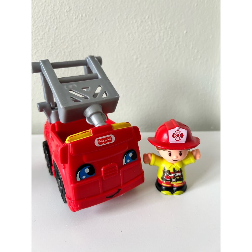 Fisher-Price Little People Fire Truck with Firefighter Figure 2019